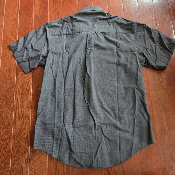 Van Heusen Mens Button Up Shirt Size Medium - Picture 4 of 4